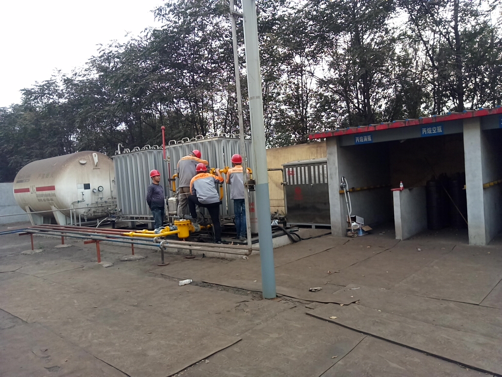 坐在男人嘴上让他添在线视频