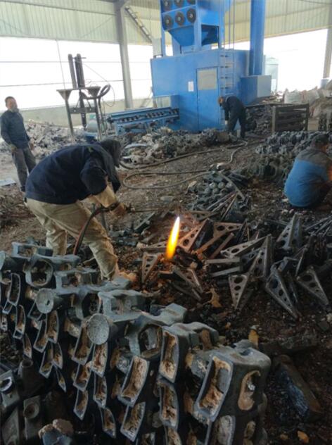 坐在男人嘴上让他添在线视频