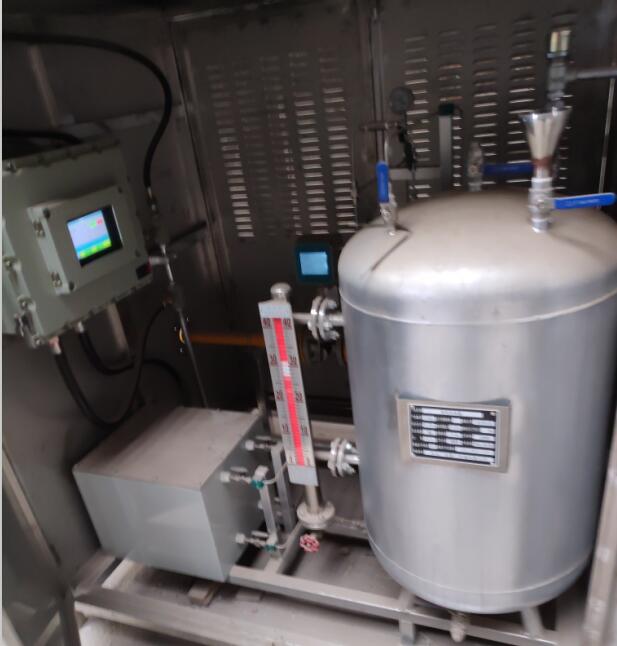 坐在男人嘴上让他添在线视频