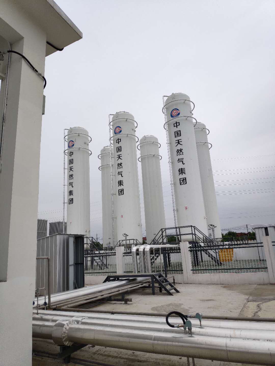 坐在男人嘴上让他添在线视频