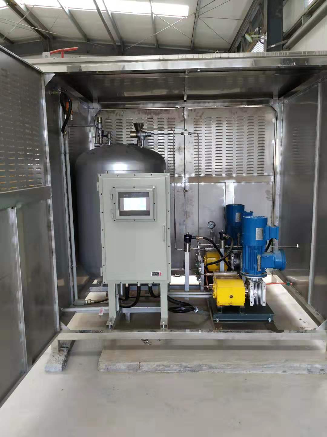 坐在男人嘴上让他添在线视频