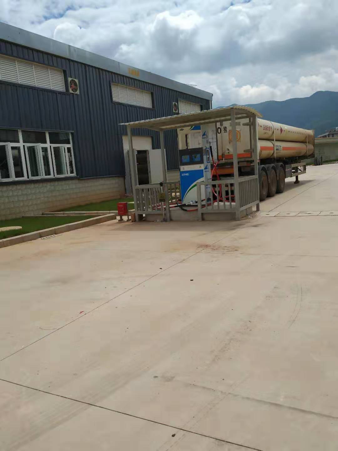 坐在男人嘴上让他添在线视频