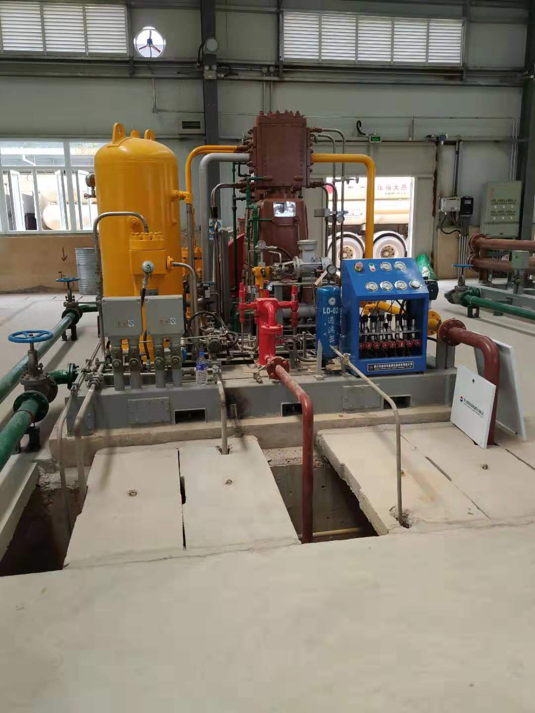 坐在男人嘴上让他添在线视频