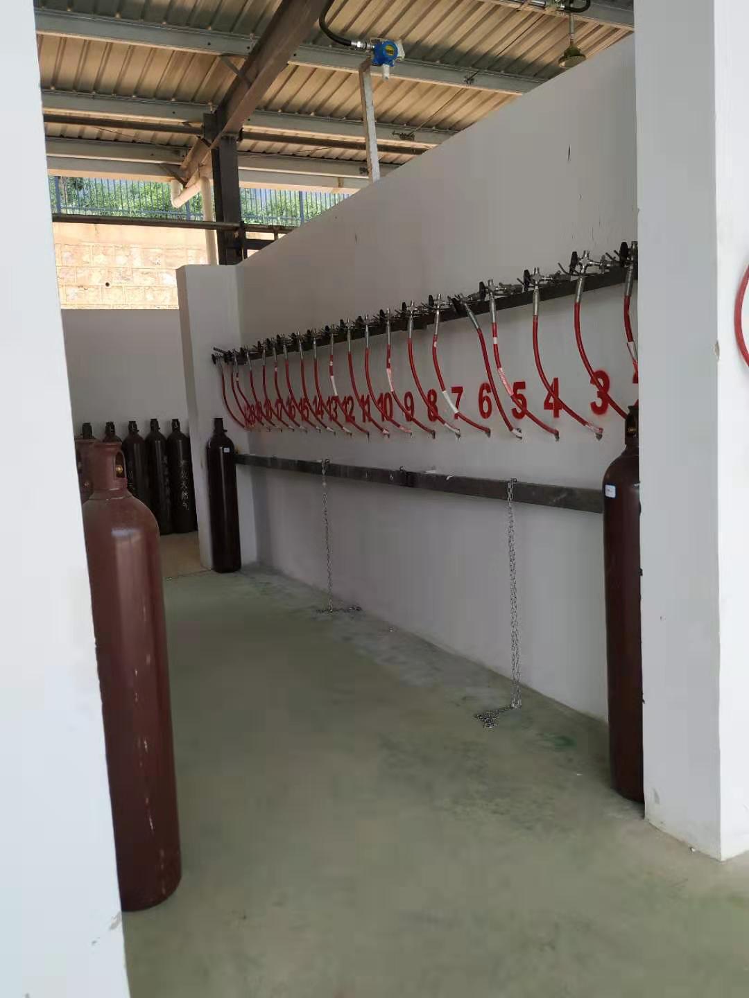 坐在男人嘴上让他添在线视频