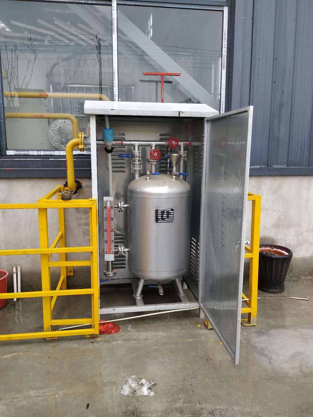 坐在男人嘴上让他添在线视频