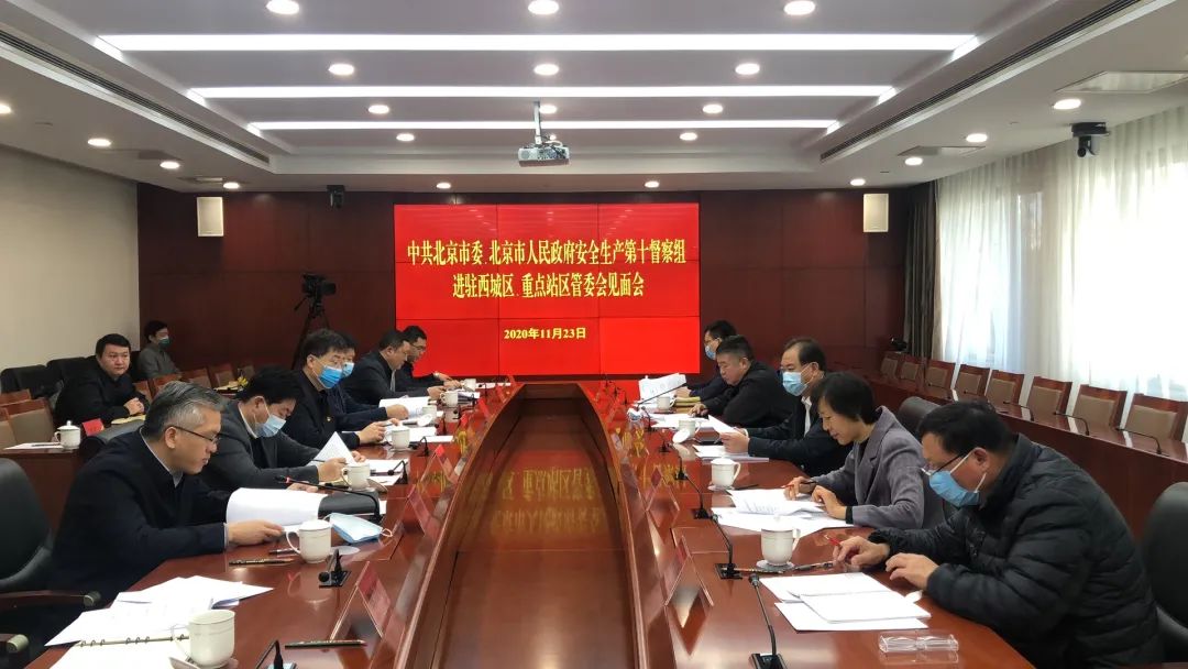 坐在男人嘴上让他添在线视频