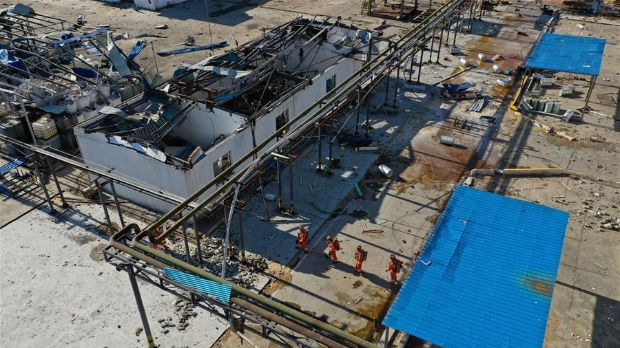 坐在男人嘴上让他添在线视频