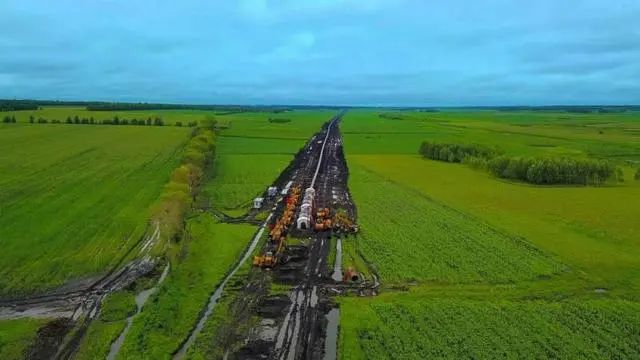 坐在男人嘴上让他添在线视频