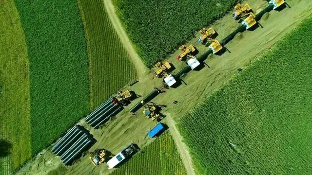 坐在男人嘴上让他添在线视频