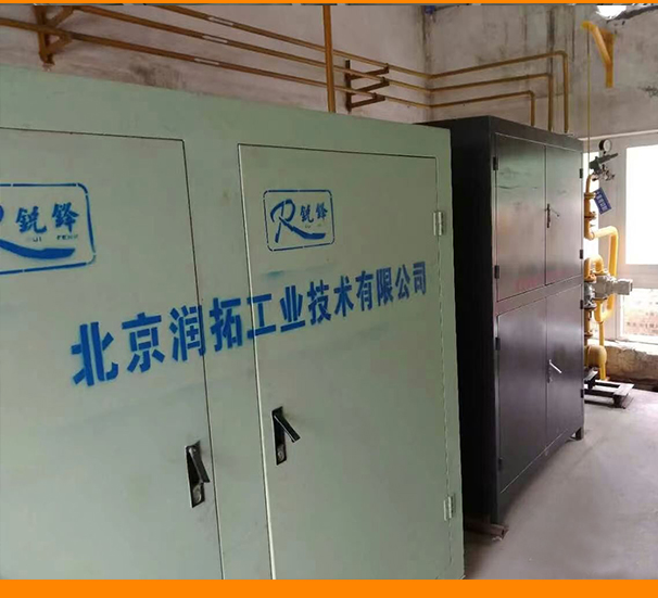 坐在男人嘴上让他添在线视频