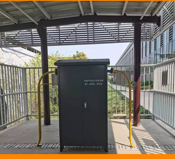 坐在男人嘴上让他添在线视频