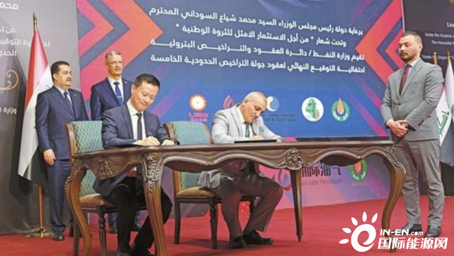 坐在男人嘴上让他添在线视频