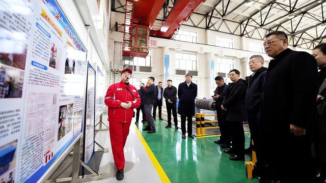 坐在男人嘴上让他添在线视频