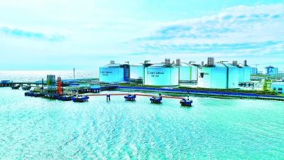 坐在男人嘴上让他添在线视频