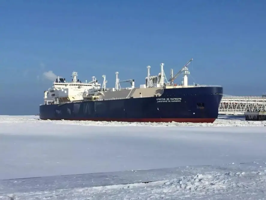 坐在男人嘴上让他添在线视频