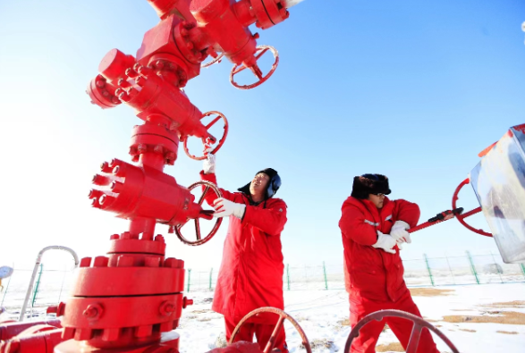 坐在男人嘴上让他添在线视频