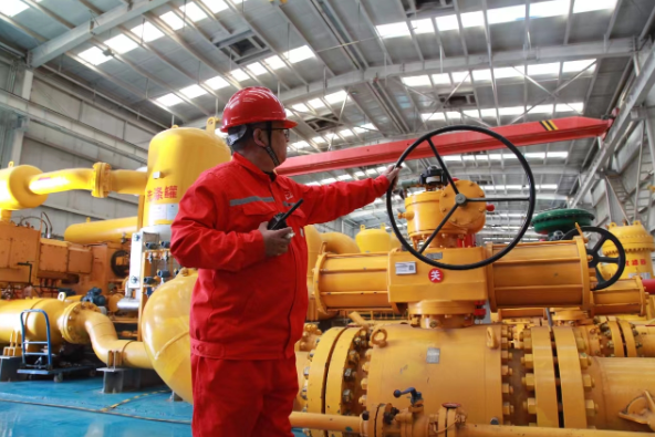 坐在男人嘴上让他添在线视频