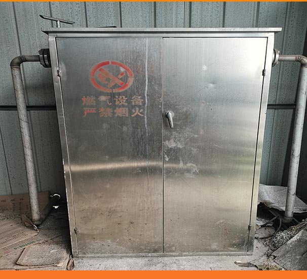 坐在男人嘴上让他添在线视频