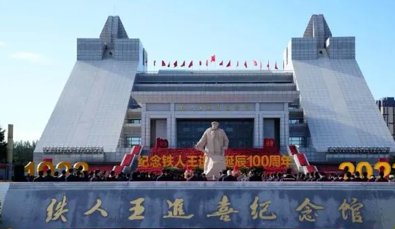 坐在男人嘴上让他添在线视频