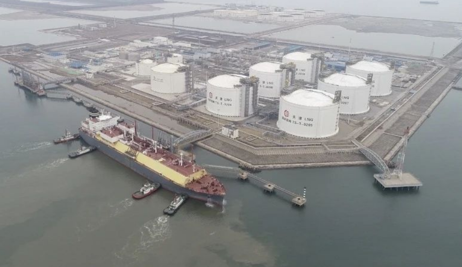 坐在男人嘴上让他添在线视频