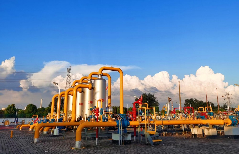 坐在男人嘴上让他添在线视频