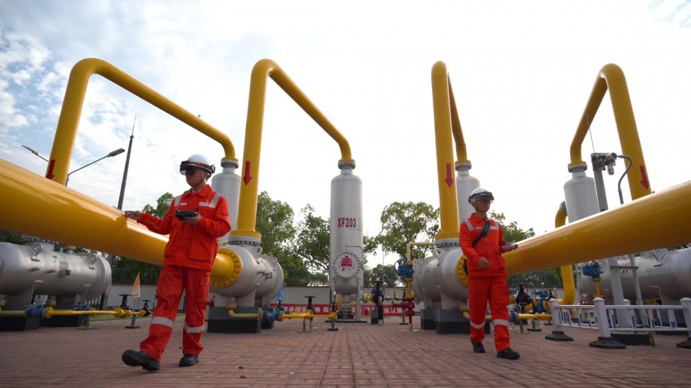 坐在男人嘴上让他添在线视频