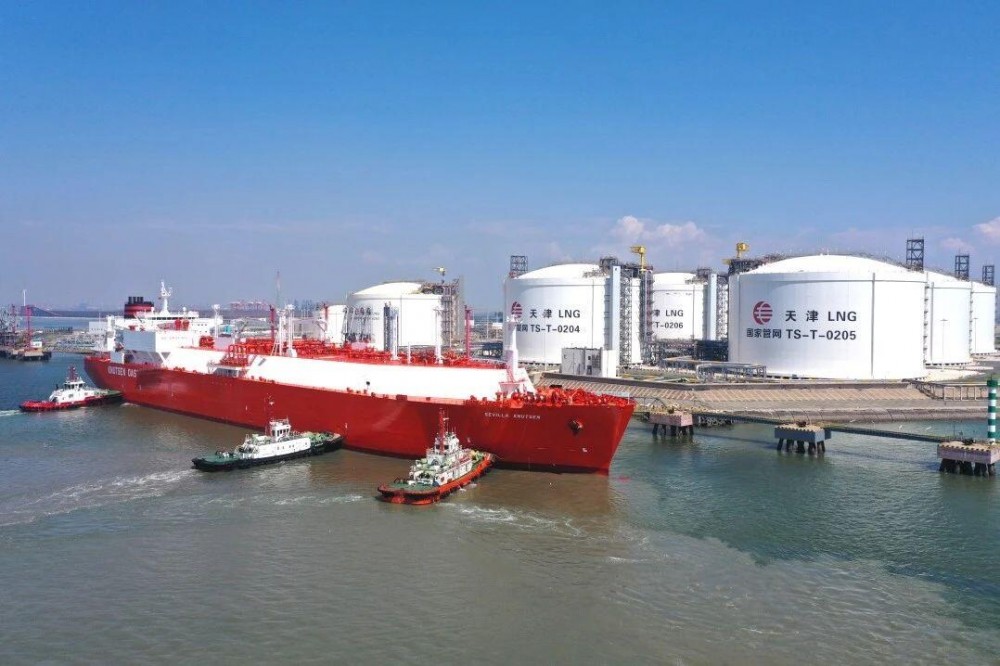 坐在男人嘴上让他添在线视频